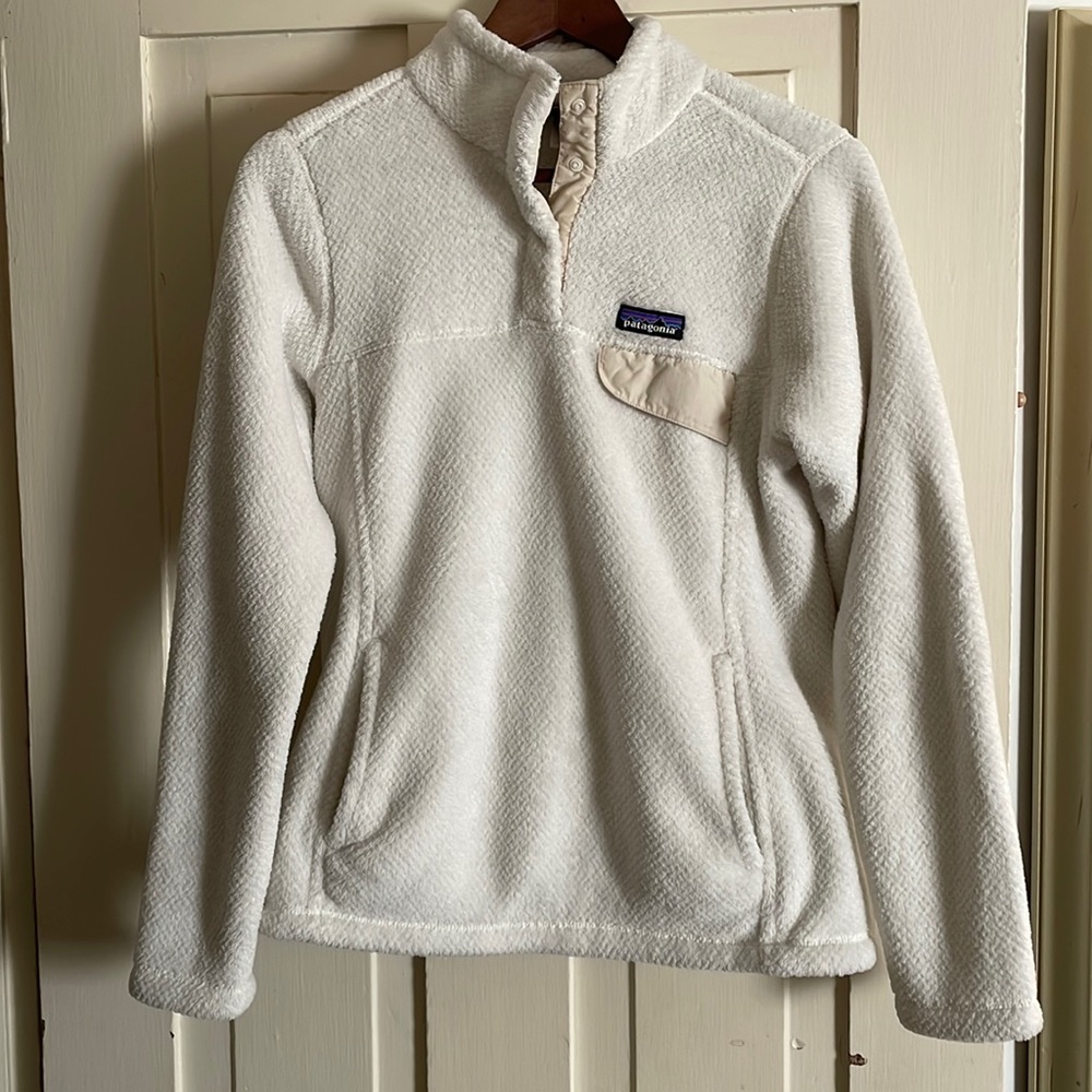 Woman’s Patagonia fleece, very warm and cozy!
